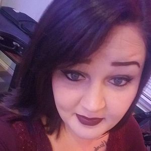 Meet your Posher, Lora